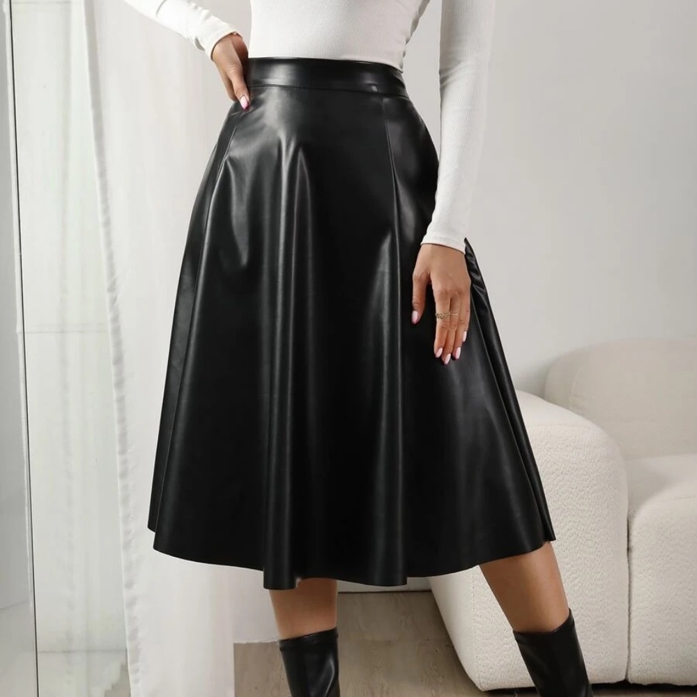 Classic Vegan Leather Pocket Midi Skirt - Picture 2 of 9